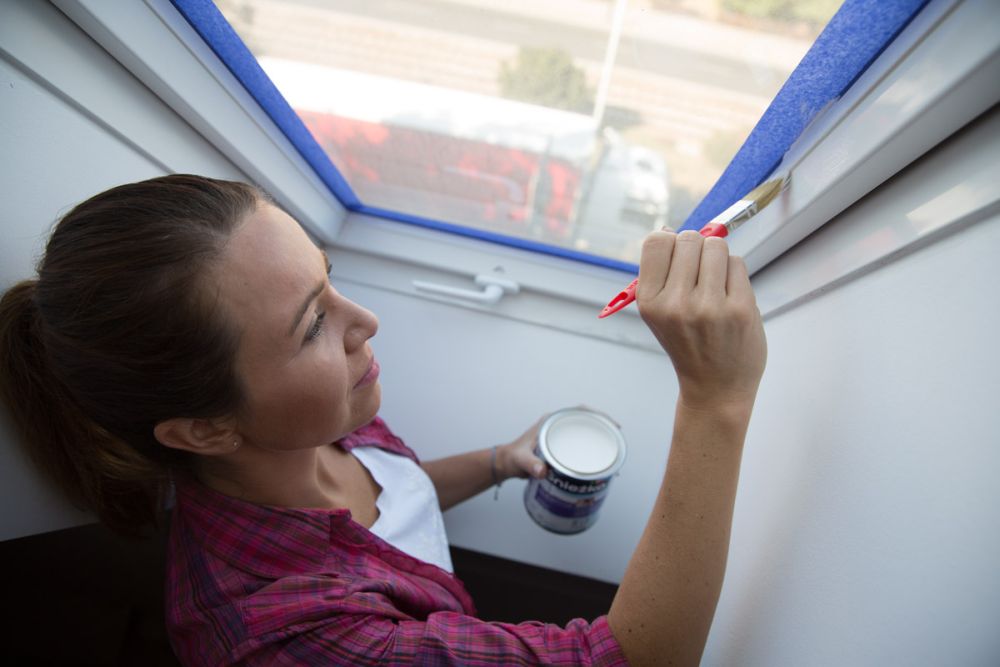 malowanie okna emalią PCV